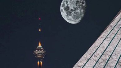 تصویری از دو نماد برج میلاد و برج آزادی تهران