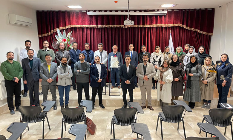 تاثیر مجتمع فنی تهران در بازار کار