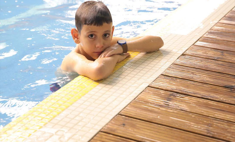 کودکان در دهکده آبی پارس