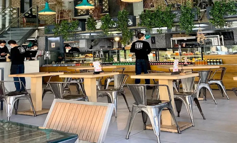کافه در مرکز خرید گلستان