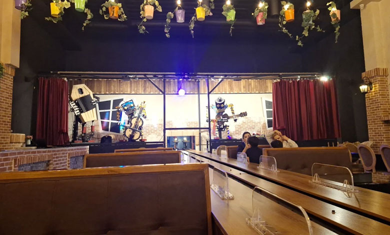 گروه موسیقی رستوران رباتیک