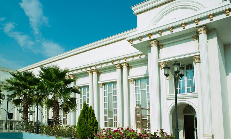 تالار پذیرایی مجموعه کاخ ورسای تهران